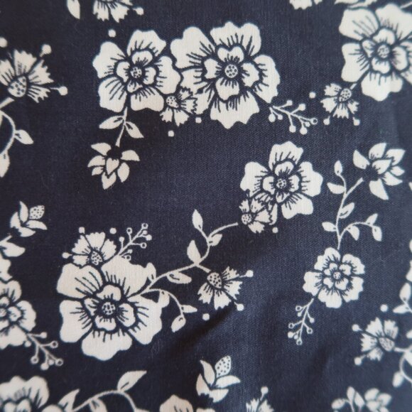 South Point Queen Size Navy & White Floral Pillowcase Pair - Picture 2 of 5